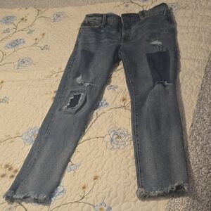 GAP Distressed Ankle Jeans in Blue